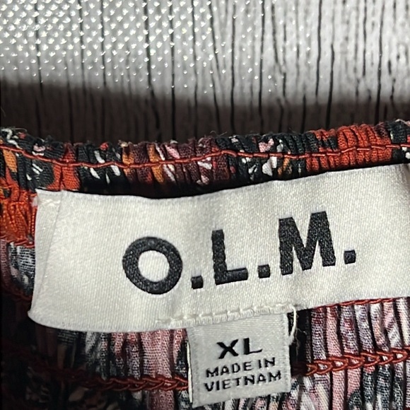 O.L.M. Smocked butterfly print cropped top size XL - Picture 2 of 6